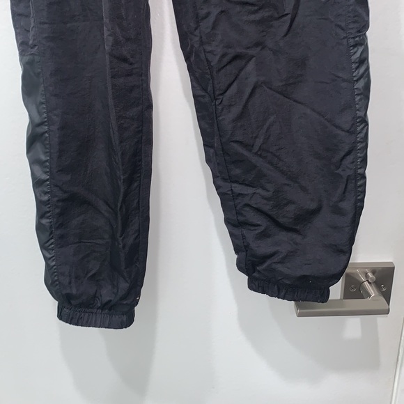 SOLD Sportswear Woven Cargo Pants size XS - Picture 8 of 14